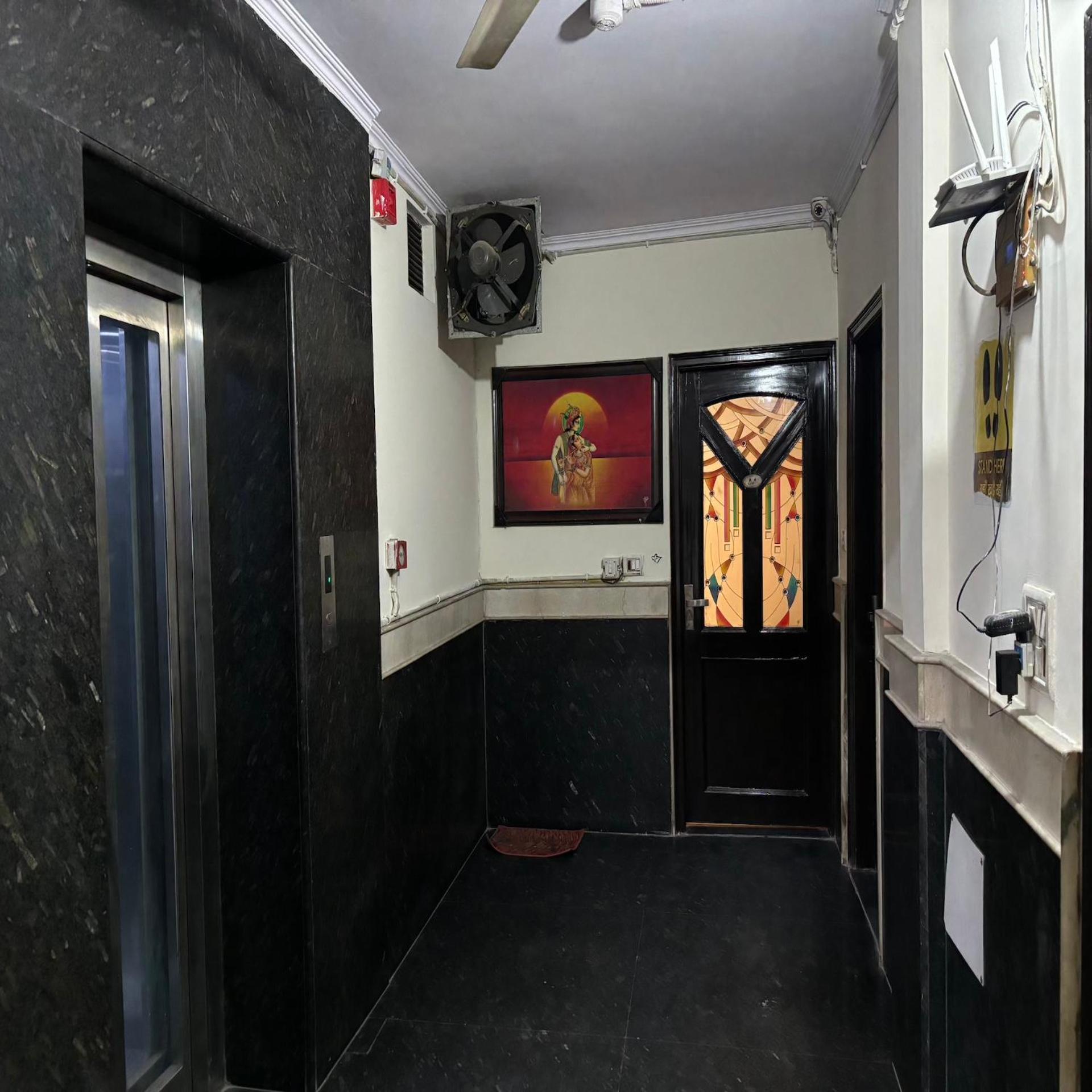 Hotel Pk International Near By New Delhi Station I Couple Friendly Exteriör bild